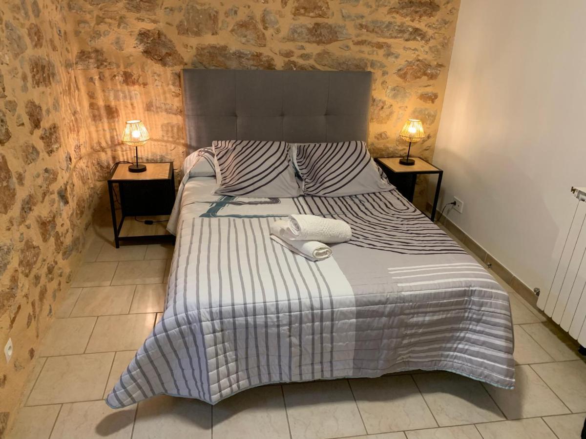 Lanuéjols Cafe De La Place Gite & Chambres D'Hotes "Lou Pastre" מראה חיצוני תמונה