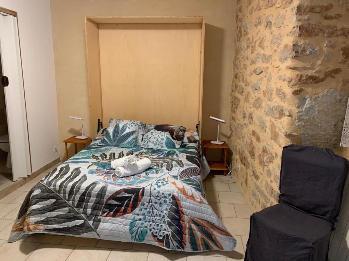Lanuéjols Cafe De La Place Gite & Chambres D'Hotes "Lou Pastre" מראה חיצוני תמונה