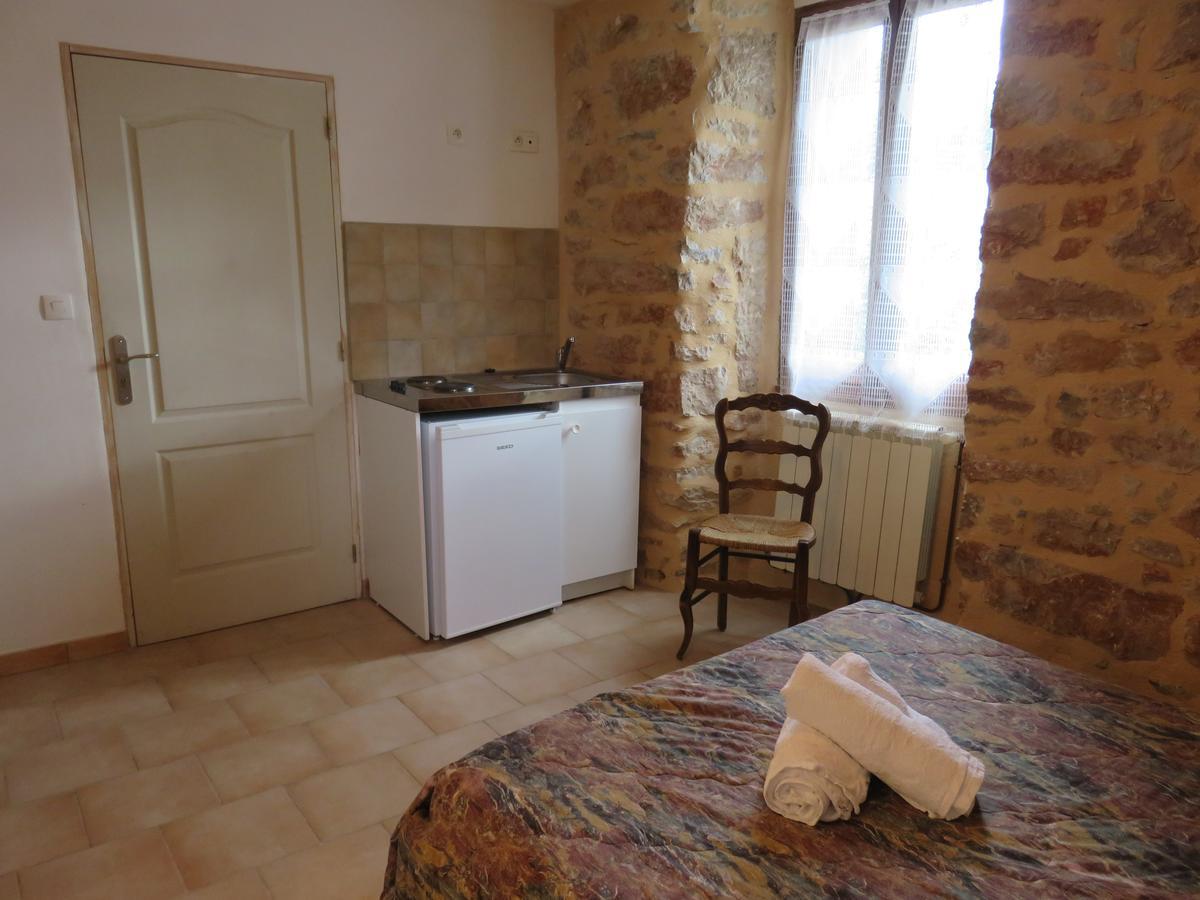 Lanuéjols Cafe De La Place Gite & Chambres D'Hotes "Lou Pastre" מראה חיצוני תמונה