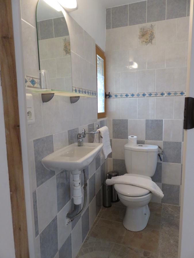 Lanuéjols Cafe De La Place Gite & Chambres D'Hotes "Lou Pastre" מראה חיצוני תמונה