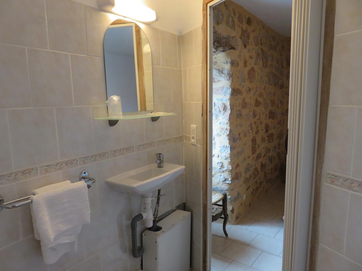 Lanuéjols Cafe De La Place Gite & Chambres D'Hotes "Lou Pastre" מראה חיצוני תמונה
